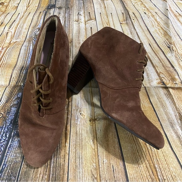 Isaac Mizrahi Live! Womens Size 8 Brown Suede Heeled Lace Up Booties - Picture 1 of 5
